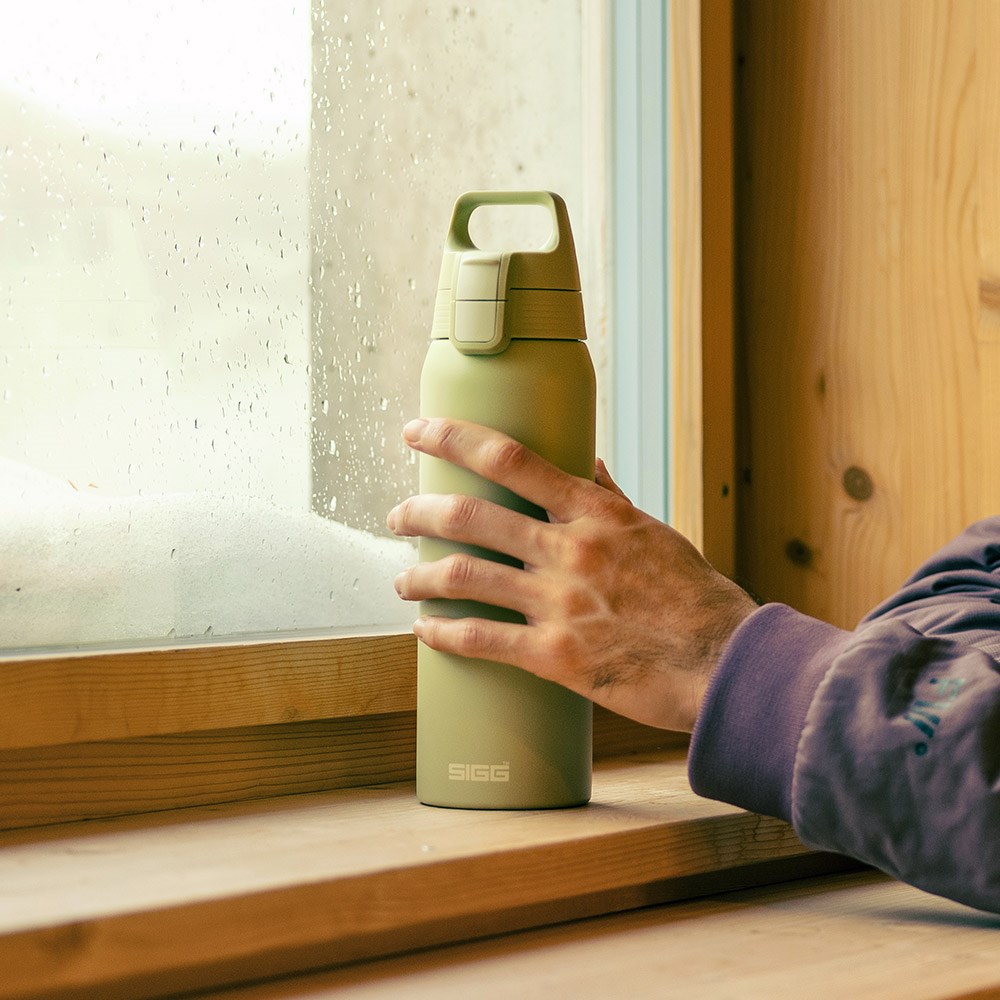 SIGG Shield 輕量保溫瓶 0.75L 湖水藍